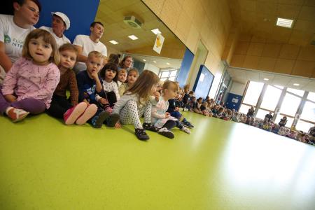 OSEM LET VRTCA CERKNICA 01 FOTO ARHIV VRTCA